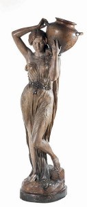 26. Goldscheider Portatrice d’acqua, 1900 circa Ceramica e opali, cm 115 × 29 × 32 Collezione privata © Fabrizio Giraldi, Trieste