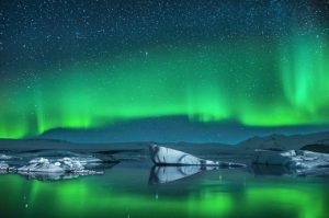 islanda-iceberg-e-aurora-boreale