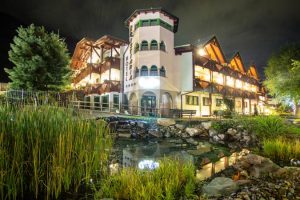 kristiania-leading-nature-wellness-resort-esterno-notturno