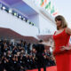 Penélope Cruz sul red carpet di Venezia 83
